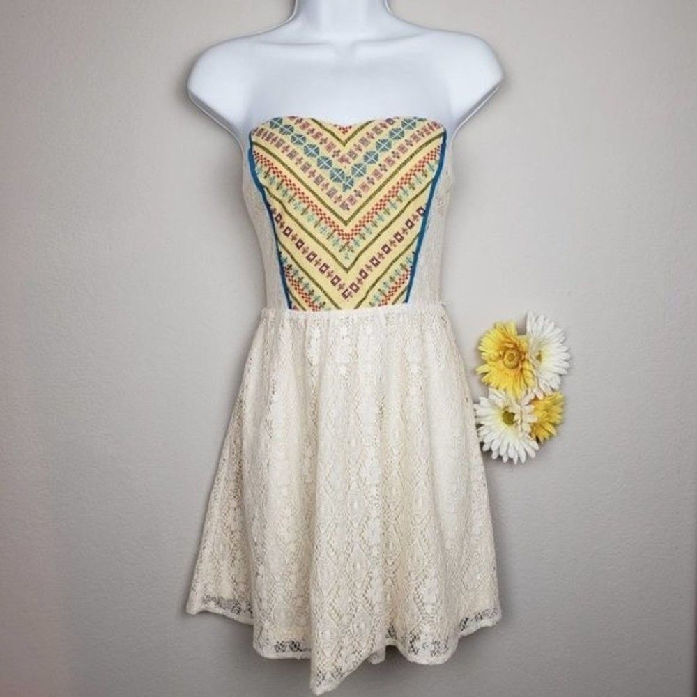 Flying Tomato boho lace sstrapless dress size medium